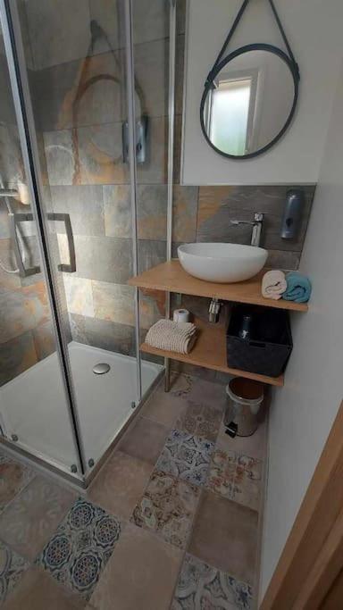 Mister Hinster - Studio Tout Confort Centre Ville Nogent-Le-Rotrou - 1E Etage Luaran gambar